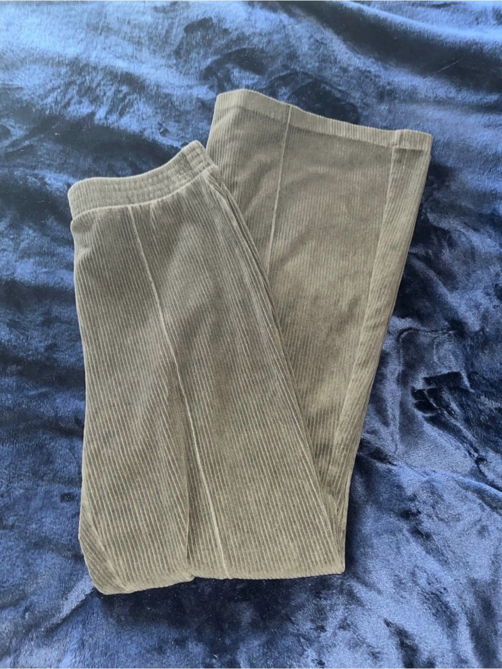 Aerie Ribbed Wide-Leg Corduroy Pants in Olive Green